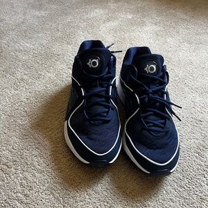 Kevin Durant 16 basketball shoe… size 13